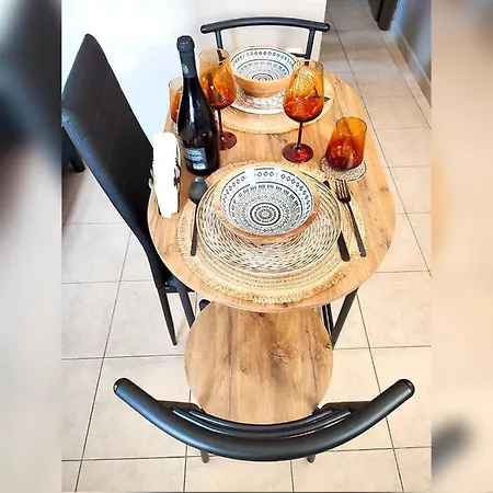 Le Stanze Del Tramonto Di Eleni Lipsi